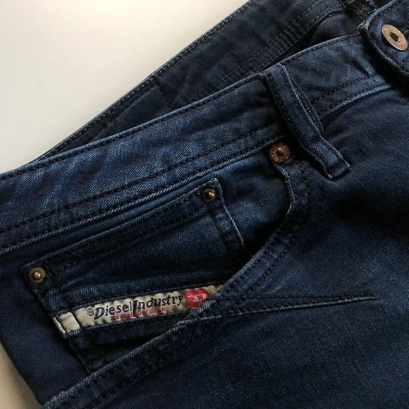 Jean Slim Diesel Pour Enfant - Modèle SHIONER K Usé/détresse, Taille 5, Occasion En Très Bon état
